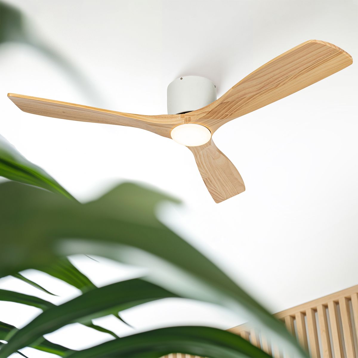 Plafondventilator wit met hout 131.5cm incl. LED dimbaar met afstandsbediening - Jerri