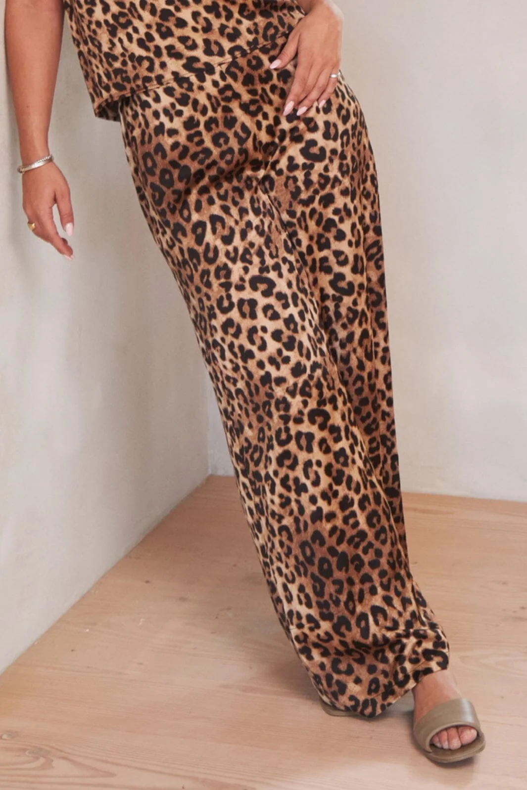 Neo Noir Avie Leo Pants