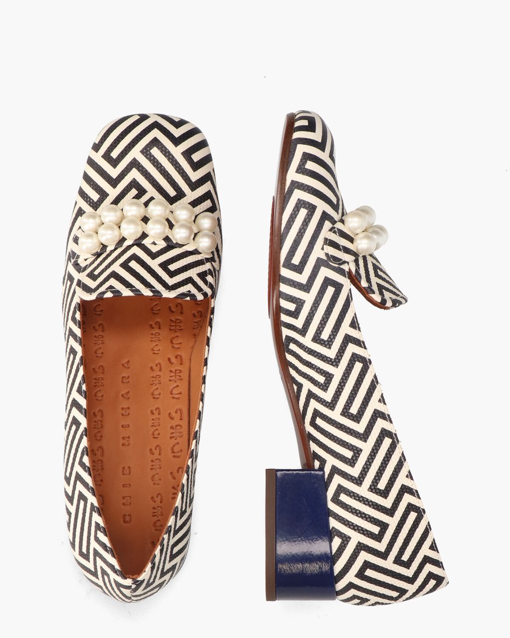 Chie Mihara Idako Zwart/Off-White Damesloafers