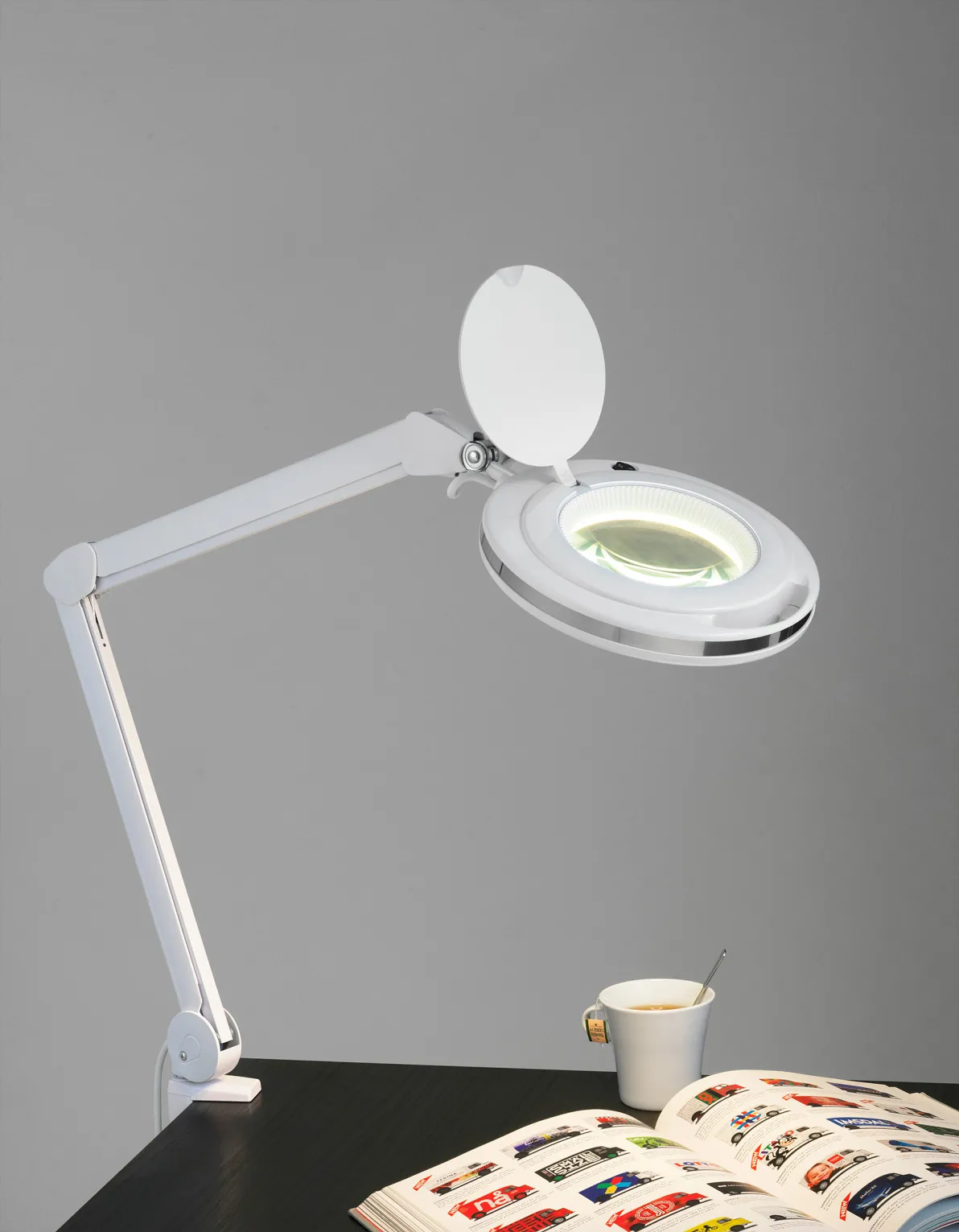 Halo Design Magni Bordlampe