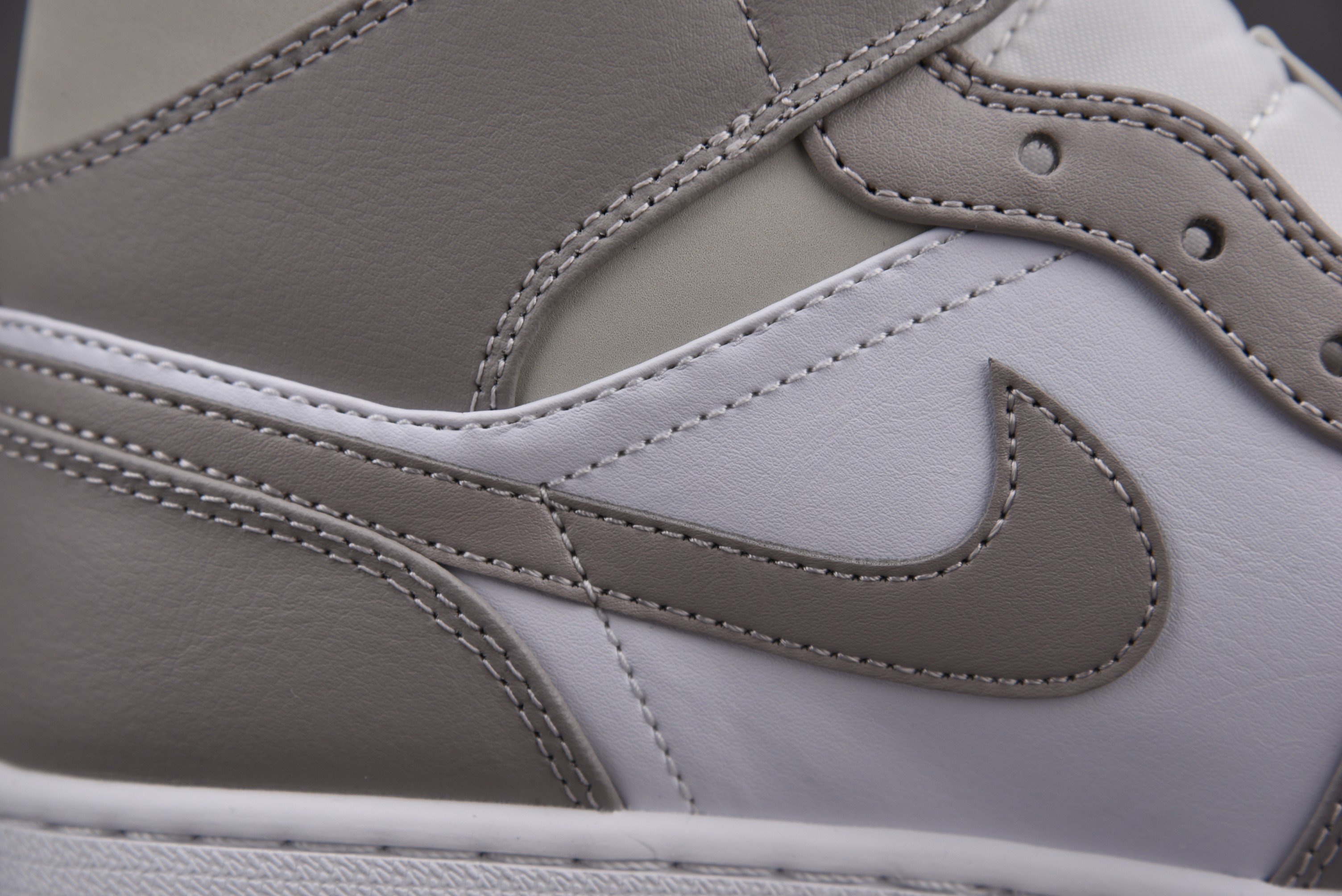 Jordan 1 Mid Linen