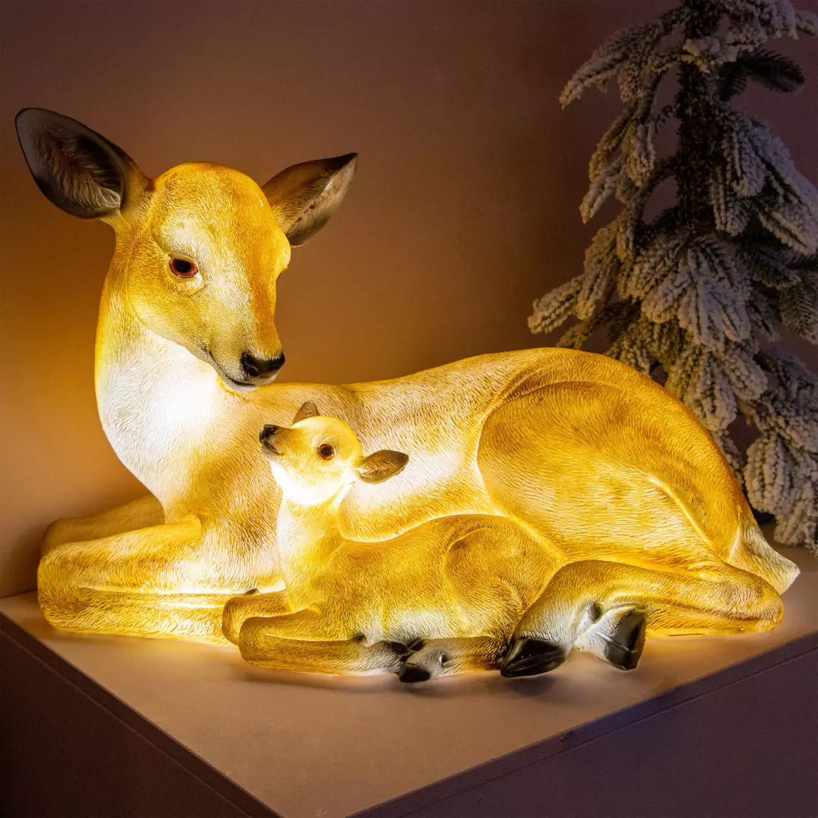 Famille Faon lumineux fibre de verre 8 LED (H32 cm) Blanc chaud