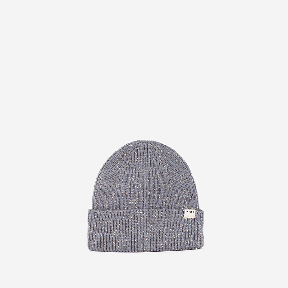 Gorro de malha V. Things com lurex, dobra dupla e etiqueta na aba.