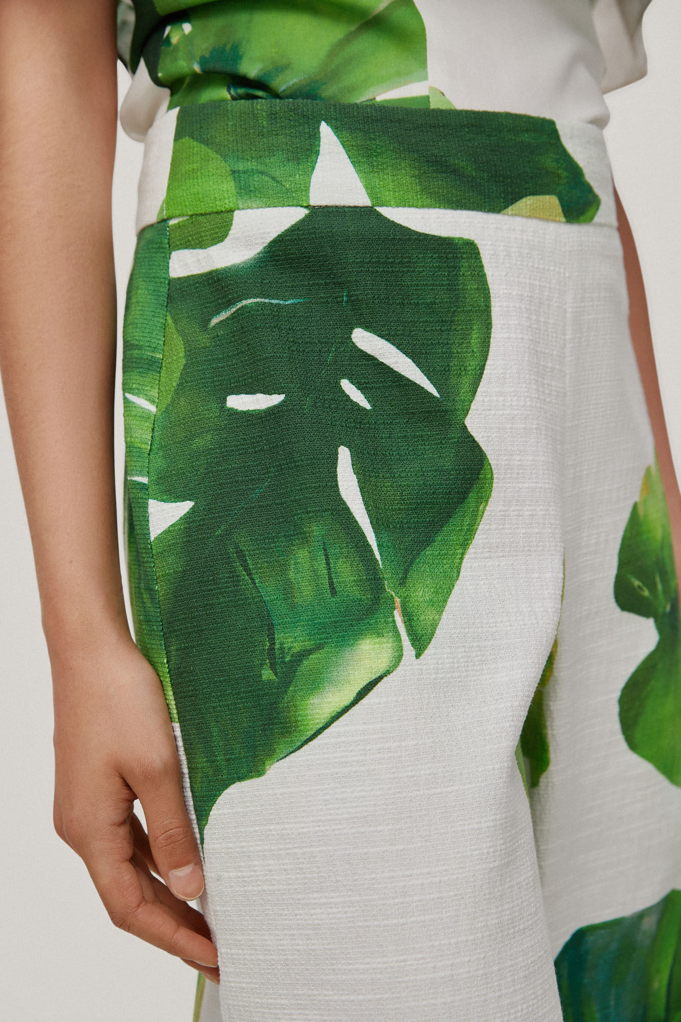 Maria. Calças de perna larga estampadas - Verde