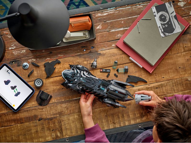 LEGO® DC Batman Forever Batmobil 76304 Superhelden-Spielzeug zum Bauen und Ausstellen