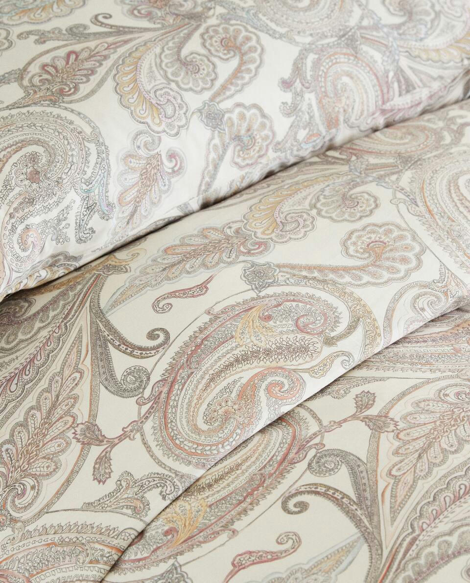 CAPA DE EDREDOM COM ESTAMPA PAISLEY