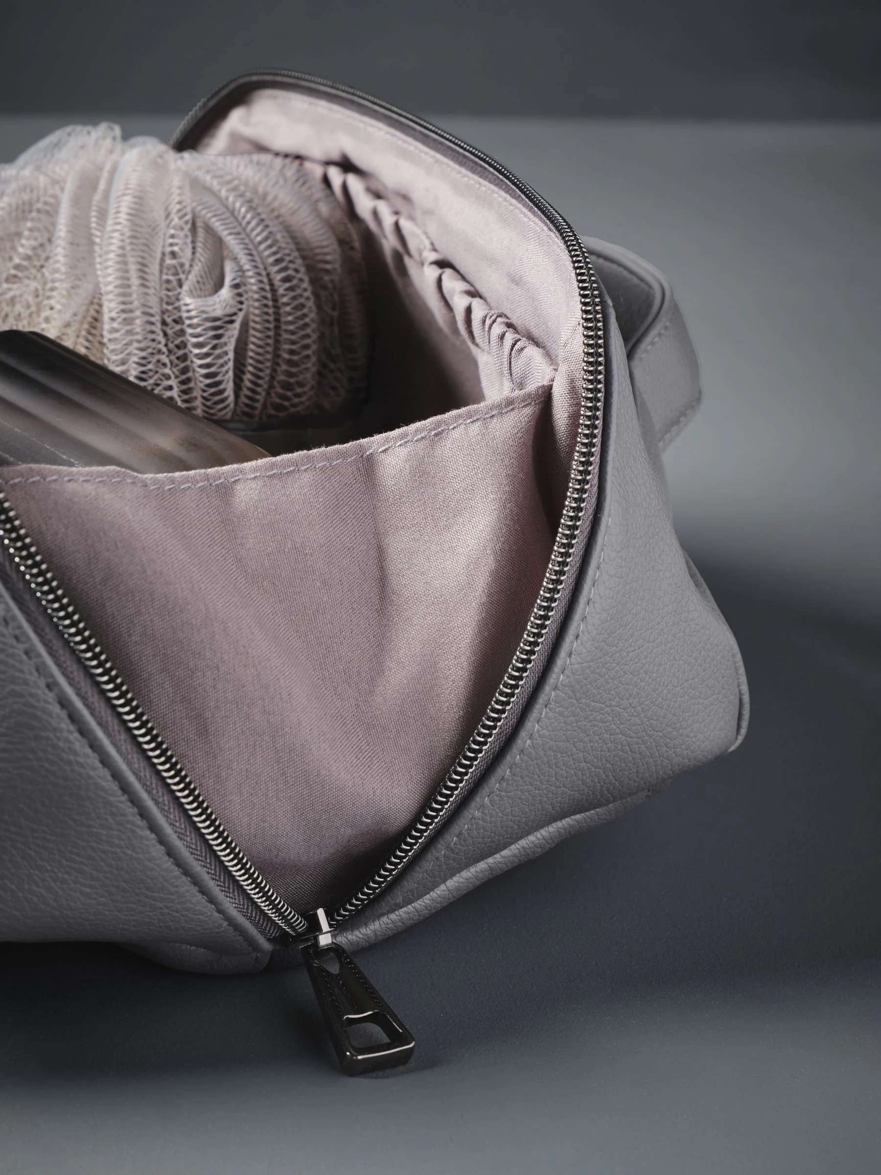 Grijs - Fold Out Faux Leather Wash Bag