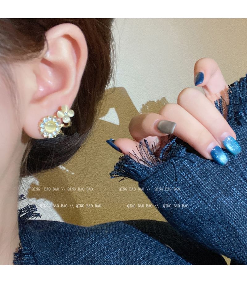 LIVSIA - CZ Floral Ear Cuff