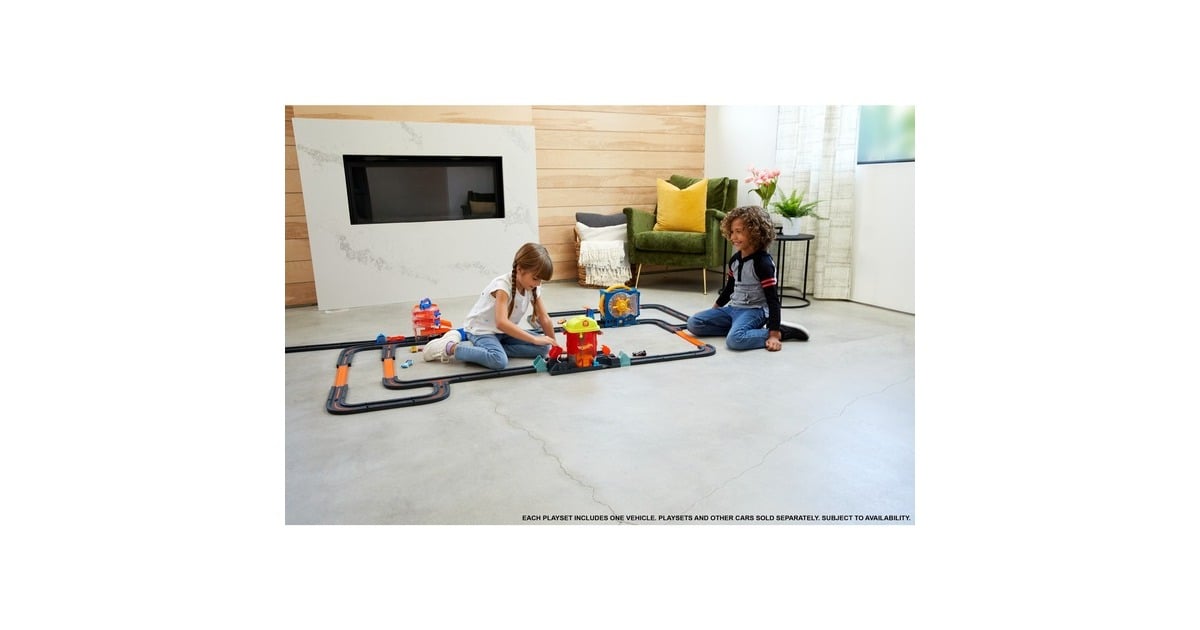 Hot WheelsSuper City Fire House Rescue Play Set Racebaan