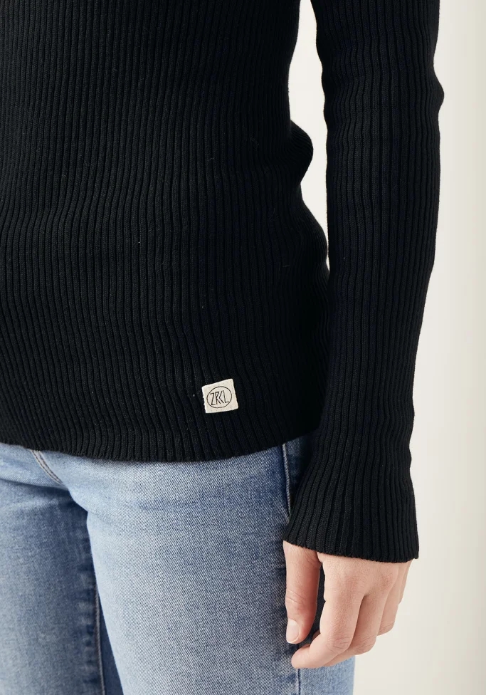 WE ARE ZRCL Rollkragen-Strickpullover Hanna Swiss Edition Black