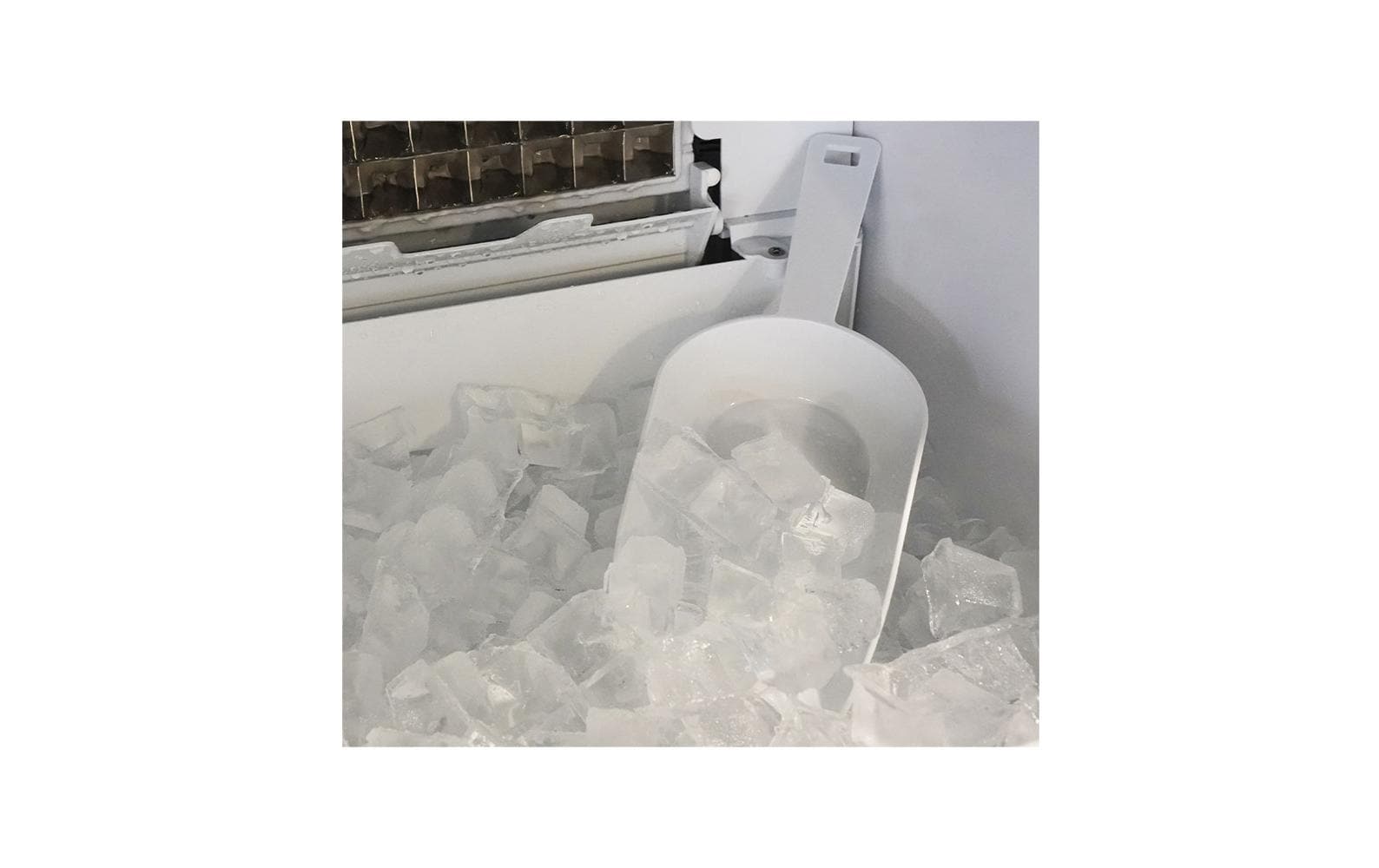 Eiswürfelmaschine EW45 45 kg/24h<br>Blockeiswürfelmaschine