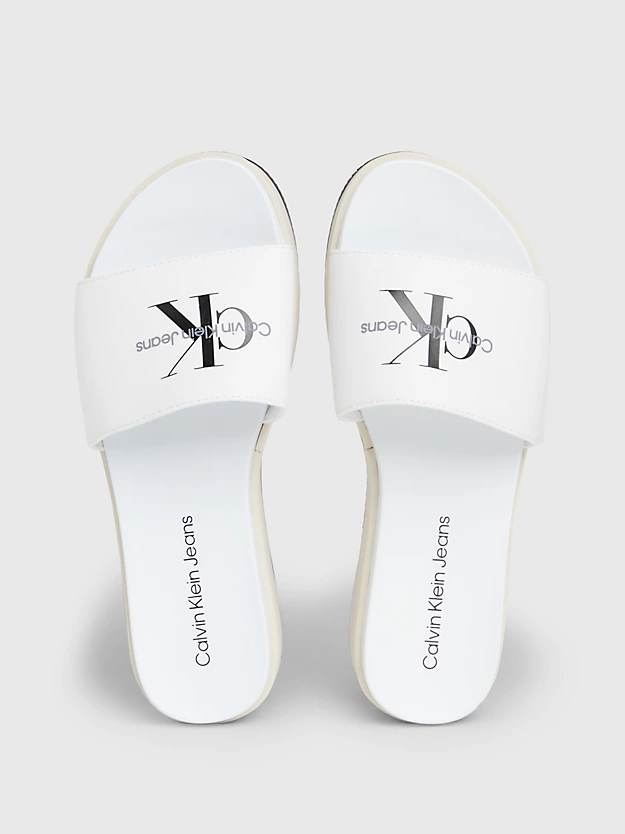 Chinelo de lona com plataforma
