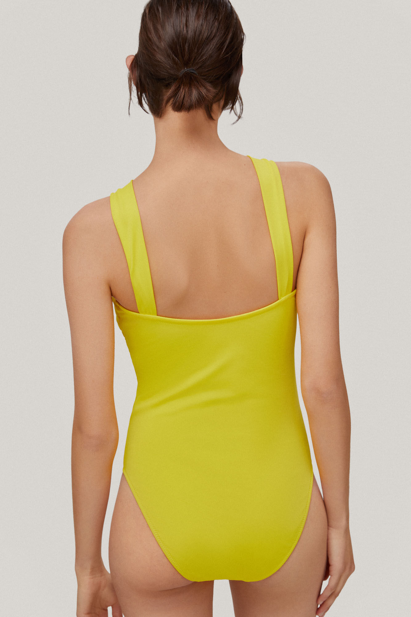 Maiô liso com decote halter - Amarelo