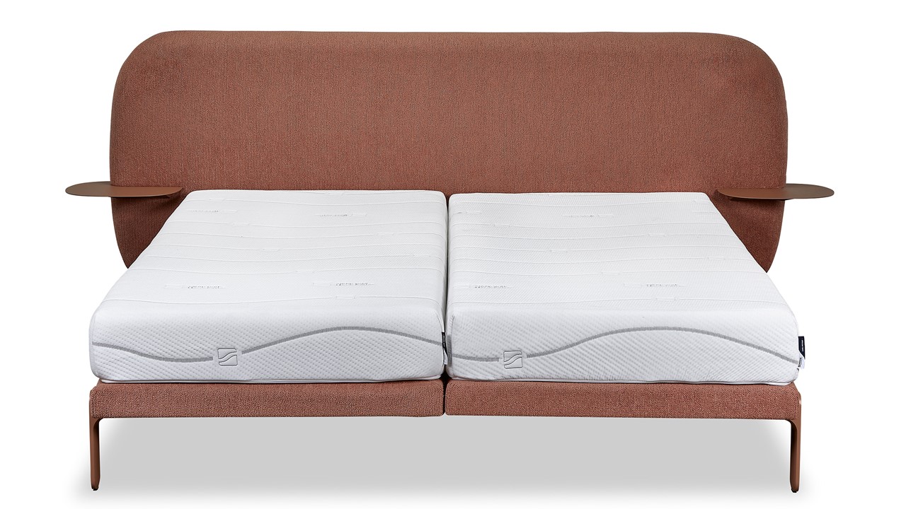 Bed Element Lush met nachttafels en Cool Motion 2 matrassen powder