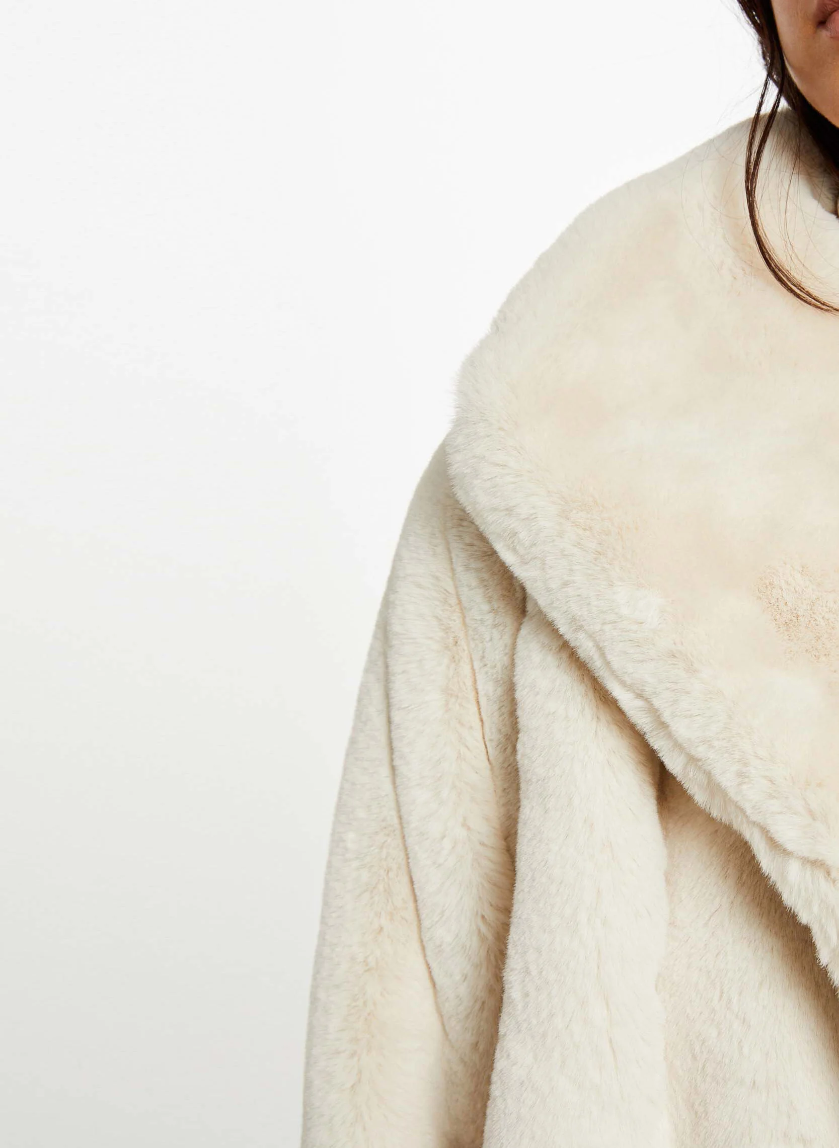 GEDOU - Manteau court en fourrure synthétique| Beige