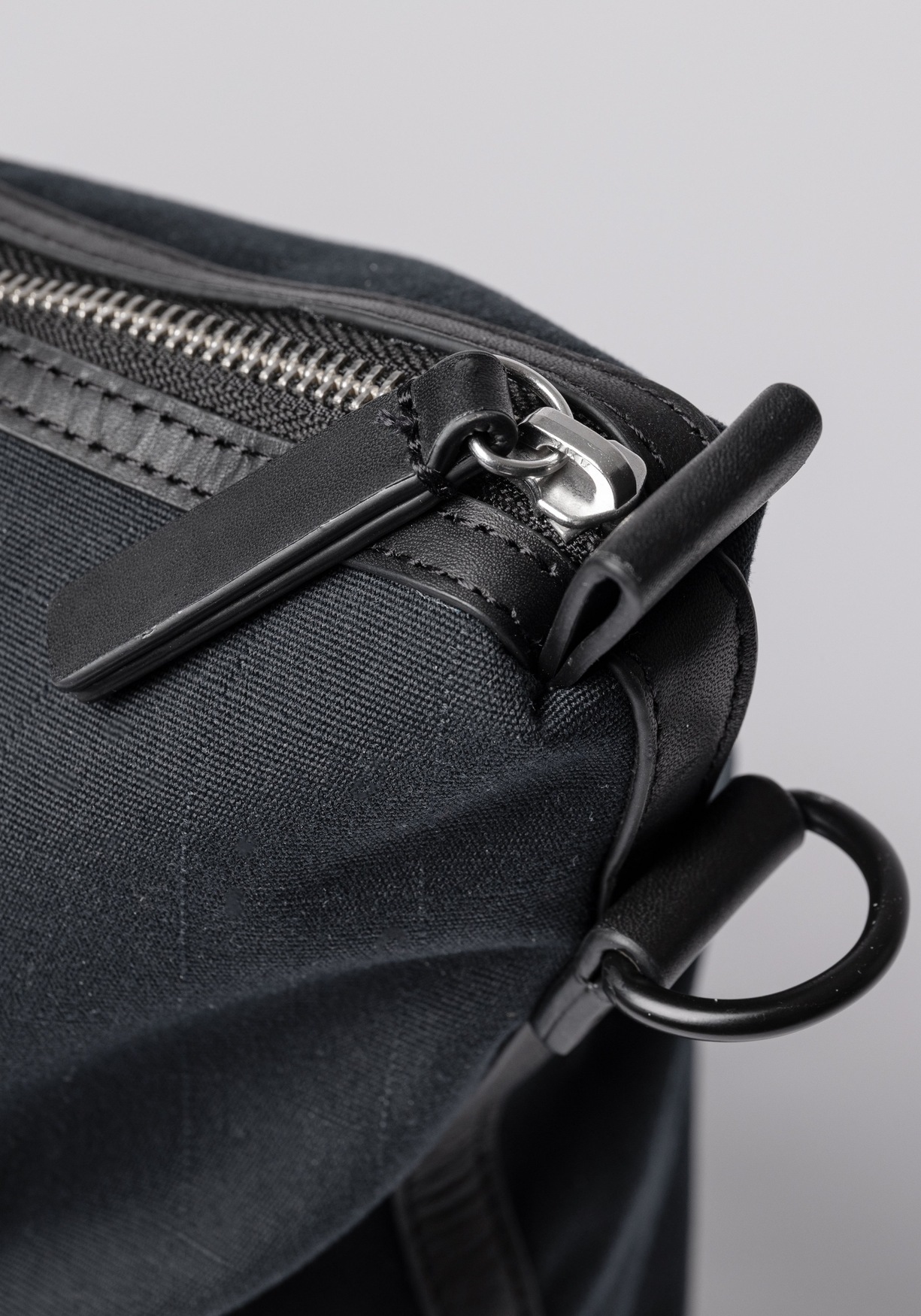 Sandqvist Tragtasche Everyday Weekender Bag M Black