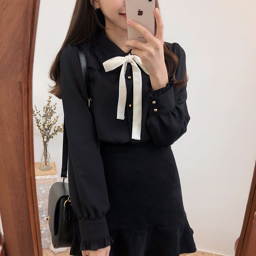 Leoom - Blouse met lange mouwen en strikaccent