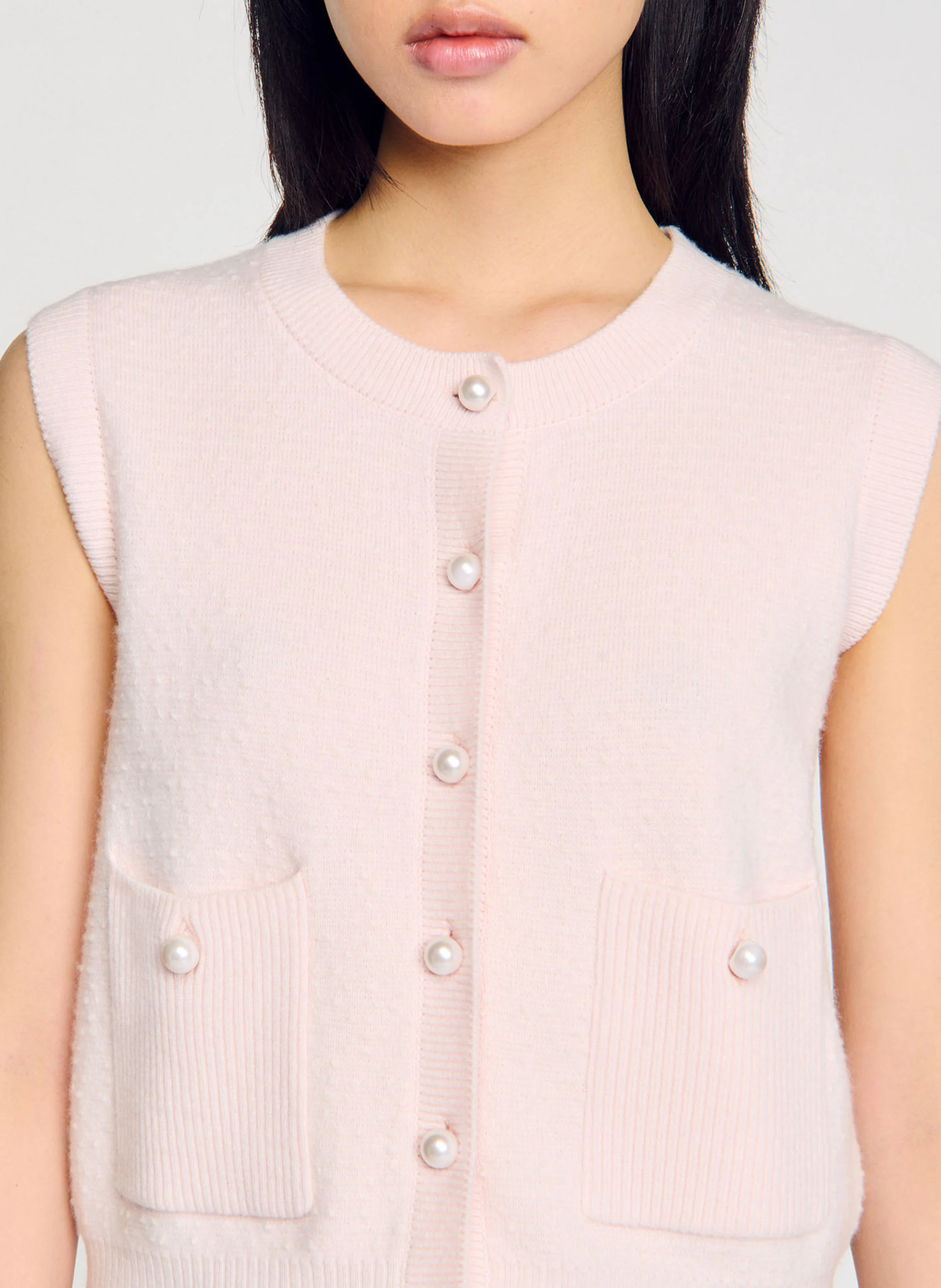 Cardigan court sans manches à boutons fantaisies | Rose