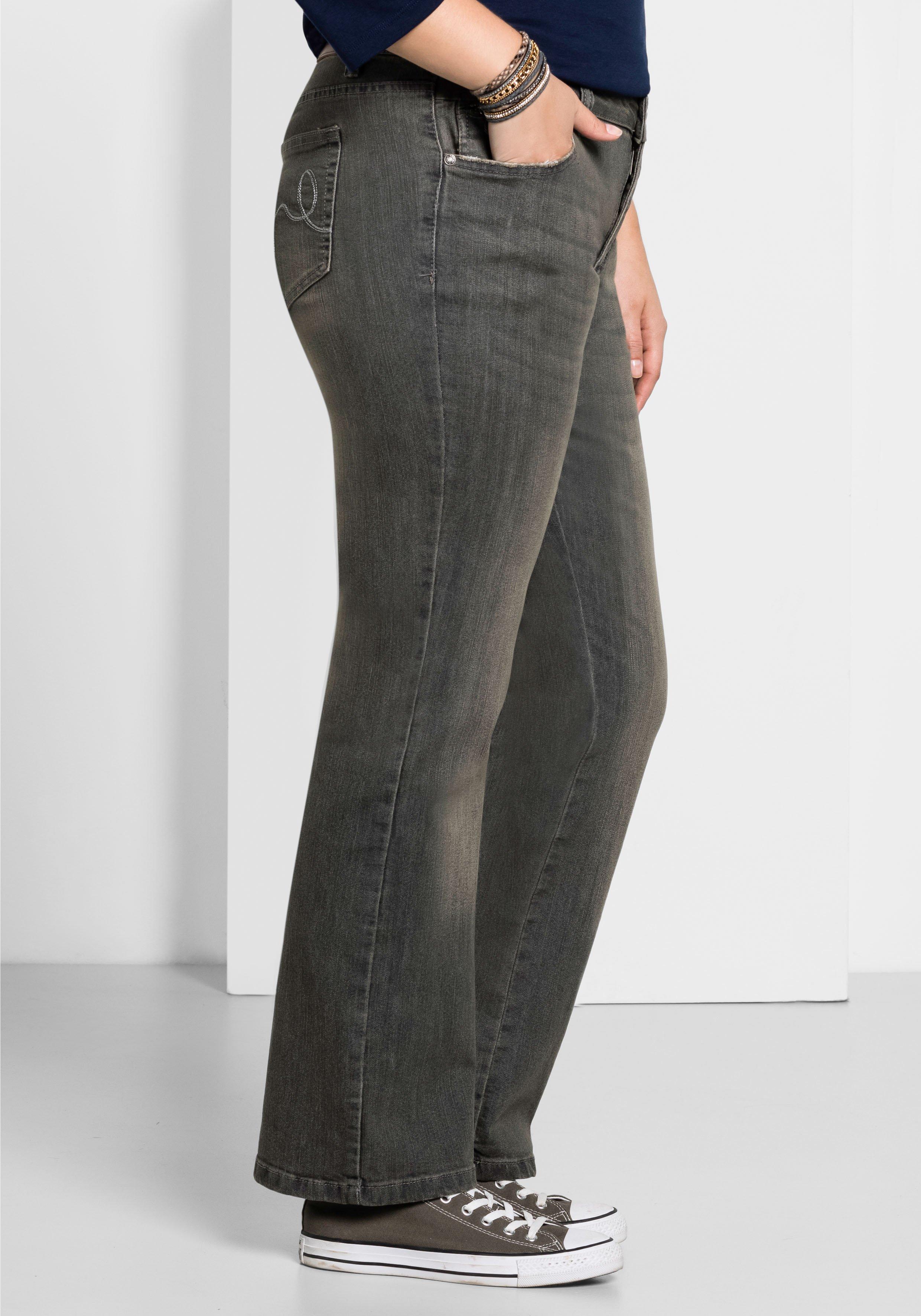 Bootcut-Jeans in 5-Pocket-Form, mit Used-Effekten