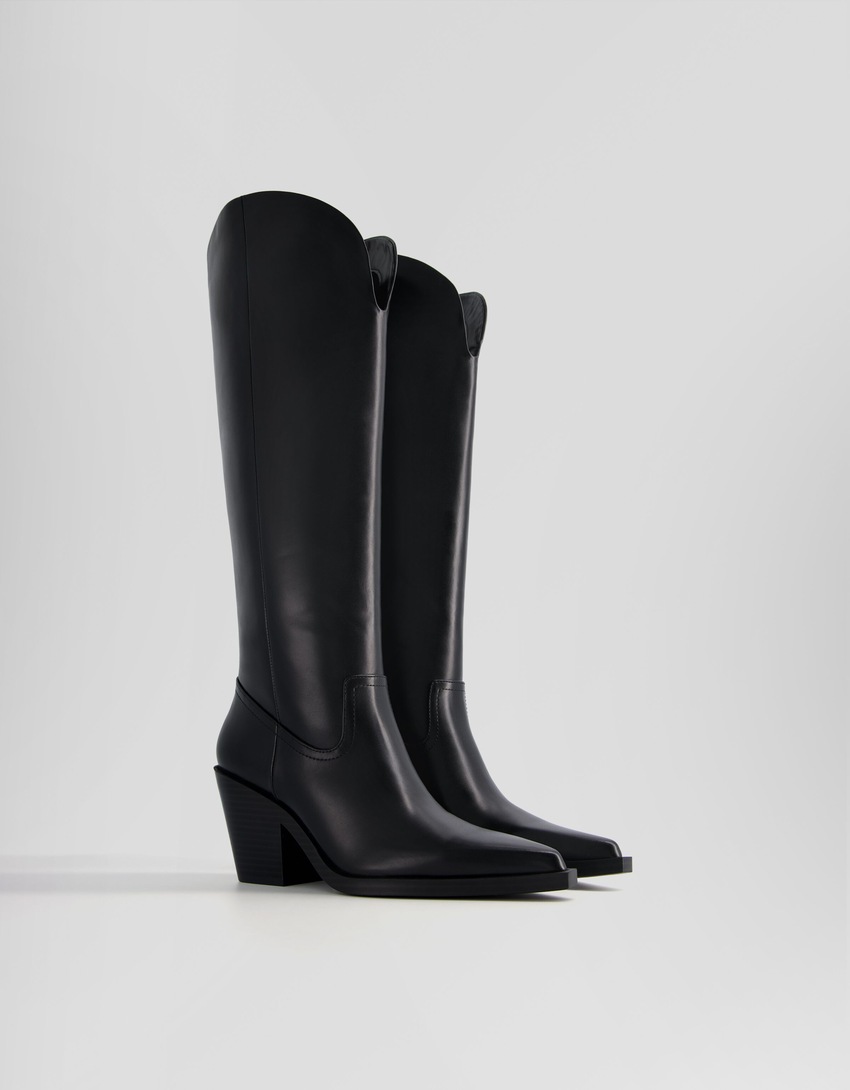 Botas de cowboy com salto alto