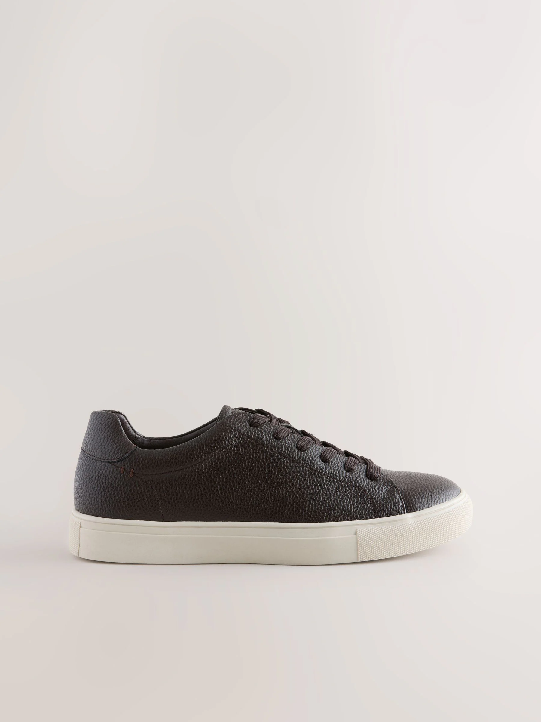 Bruin - Minimal sneakers
