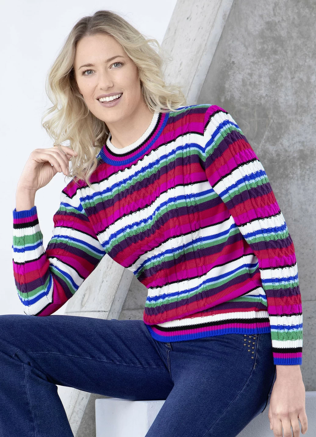 Pullover in Strukturmix