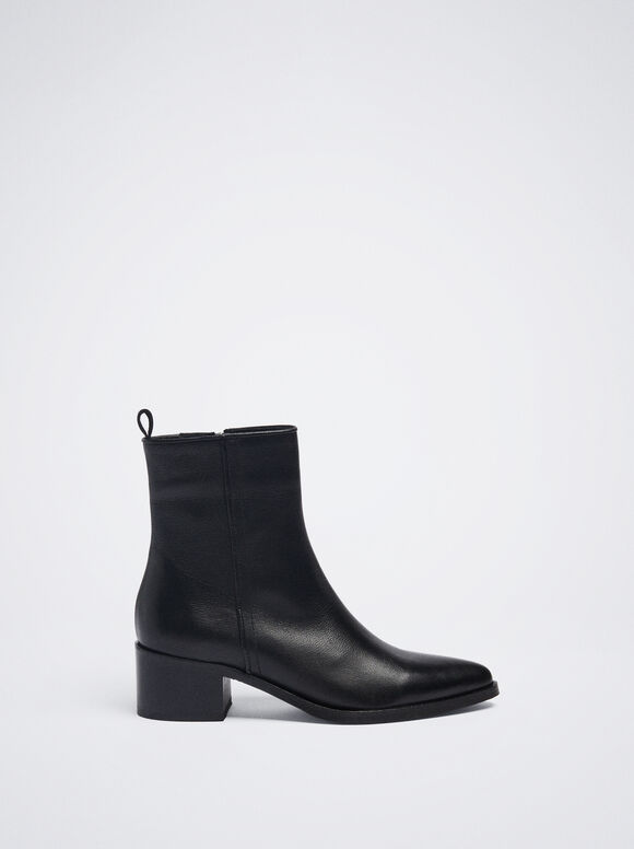 Botas de cano curto em couro com salto - Pretas