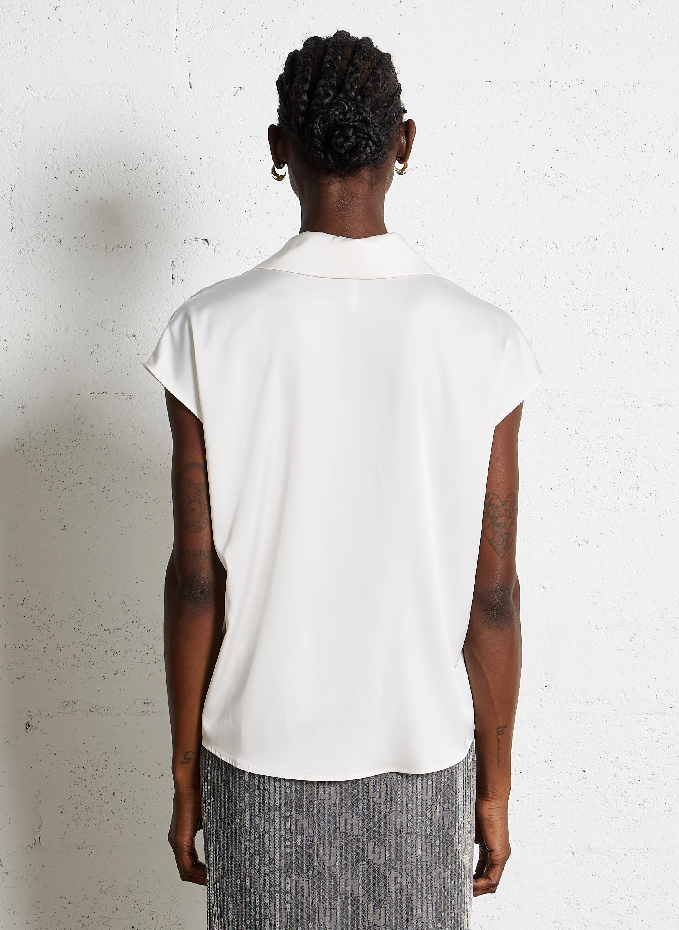 Chemise ample satinée à col en pointe | Beige
