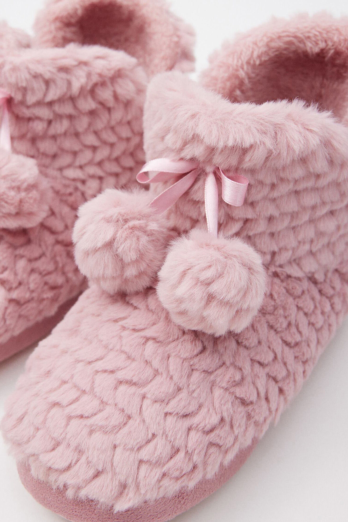 Botas de cano curto com franjas