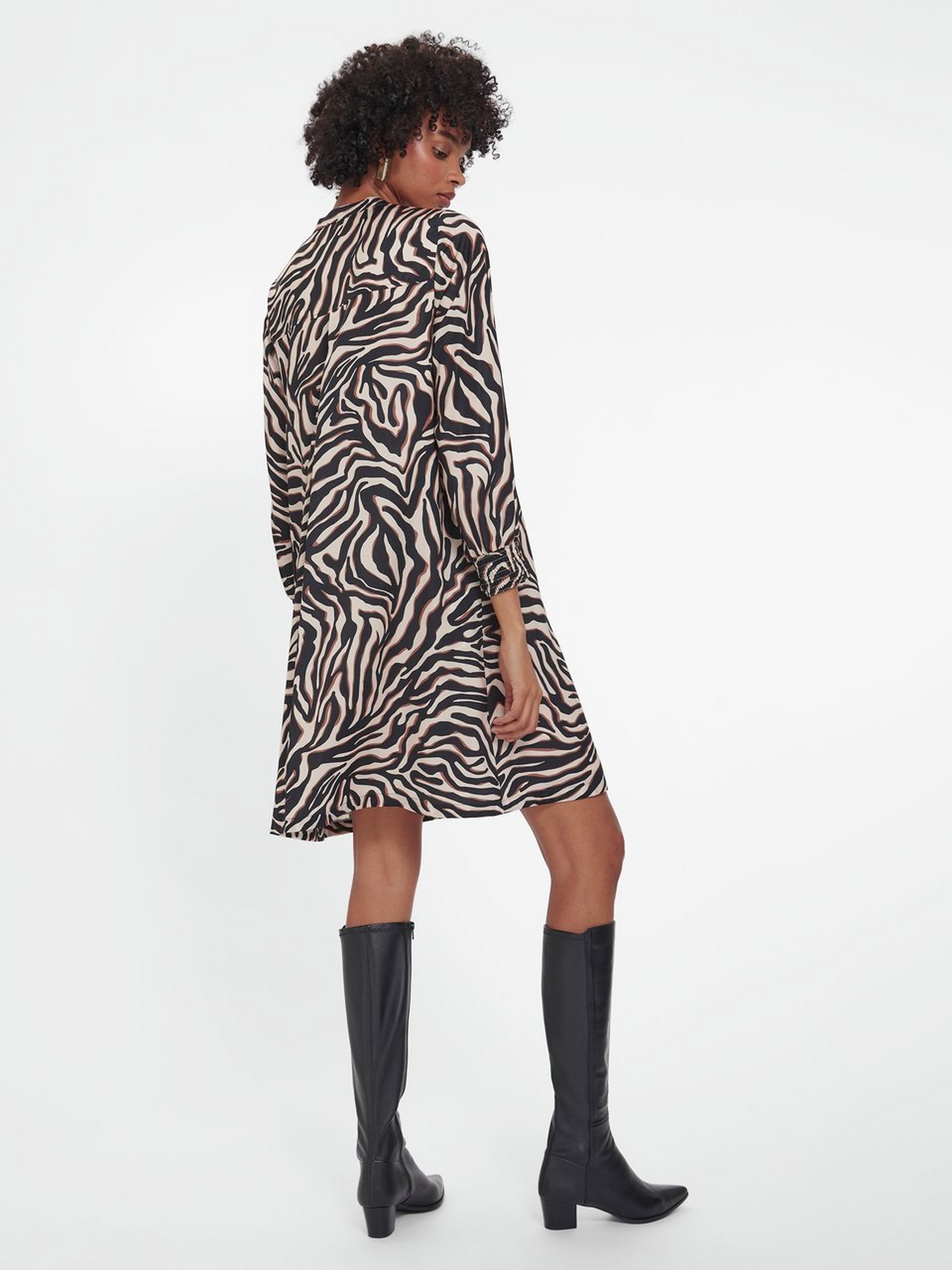 Kleid mit Stehkragen