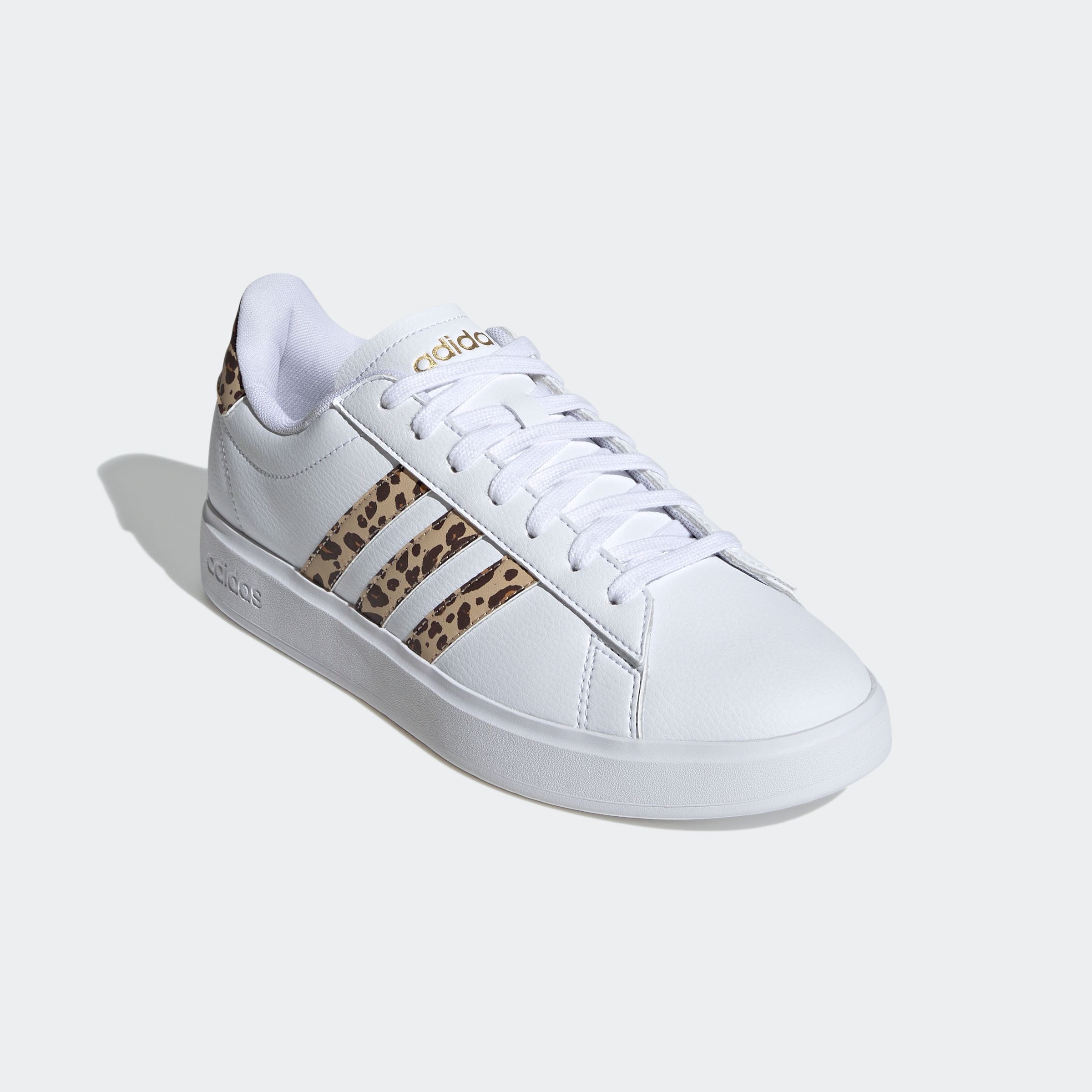 adidas Sportswear Sneaker »GRAND COURT 2.0«  mit Leo Print, Design auf den Spuren des adidas Superstar