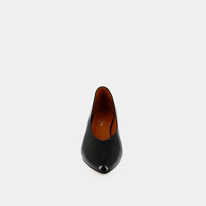 Ballerines à talons et bouts pointus  en cuir brillant noir