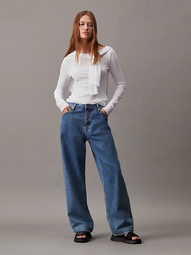 Calça jeans reta dos anos 90