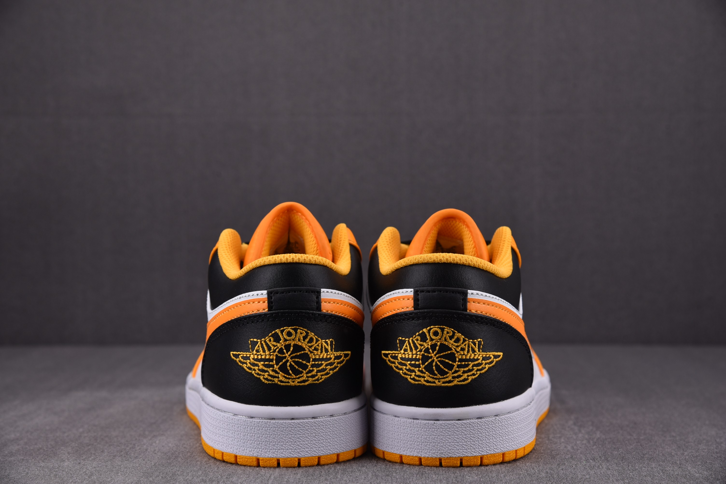 Jordan 1 Low Taxi
