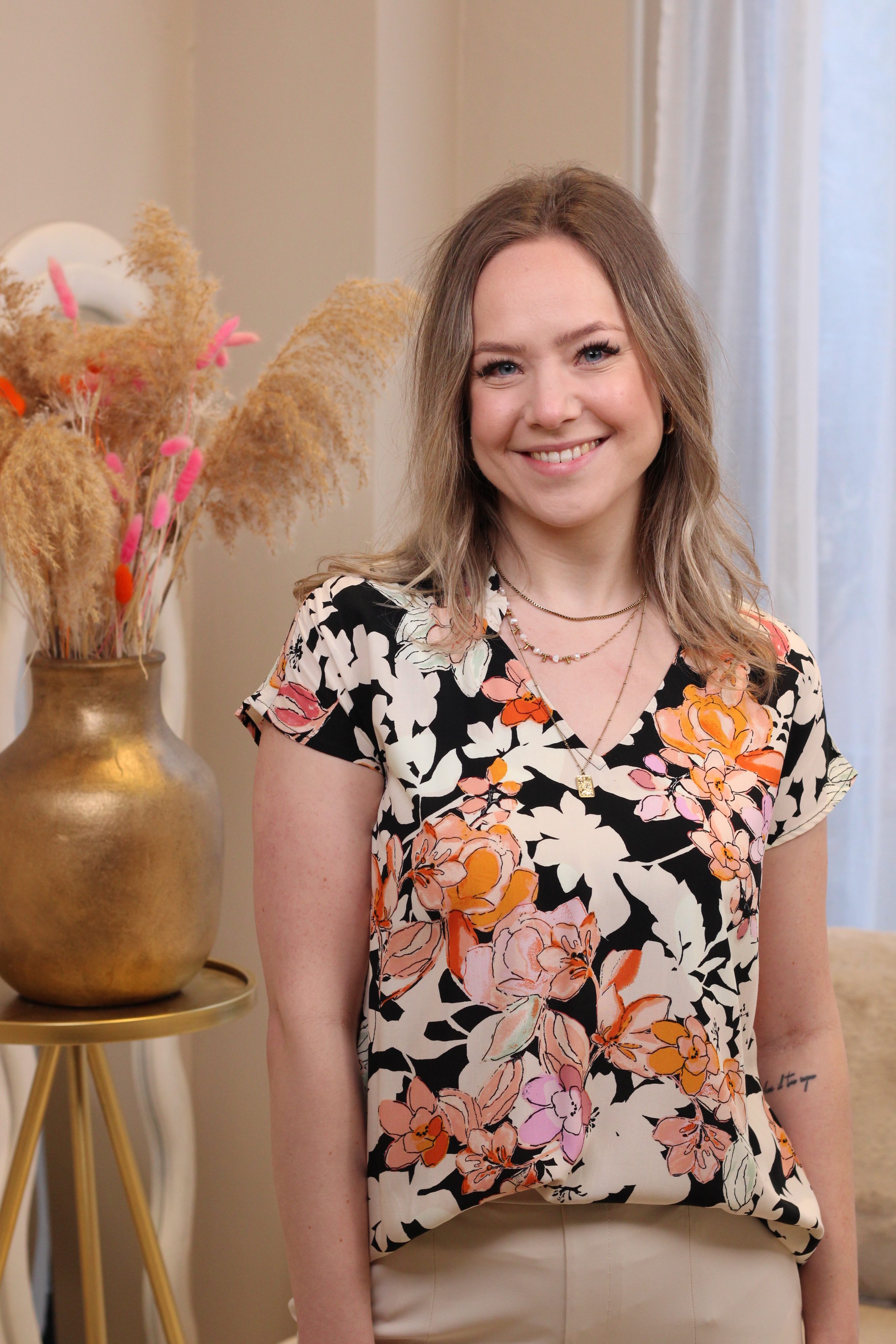 Culture - Audrey Bello Capsleeve - Orange/Pink Flower