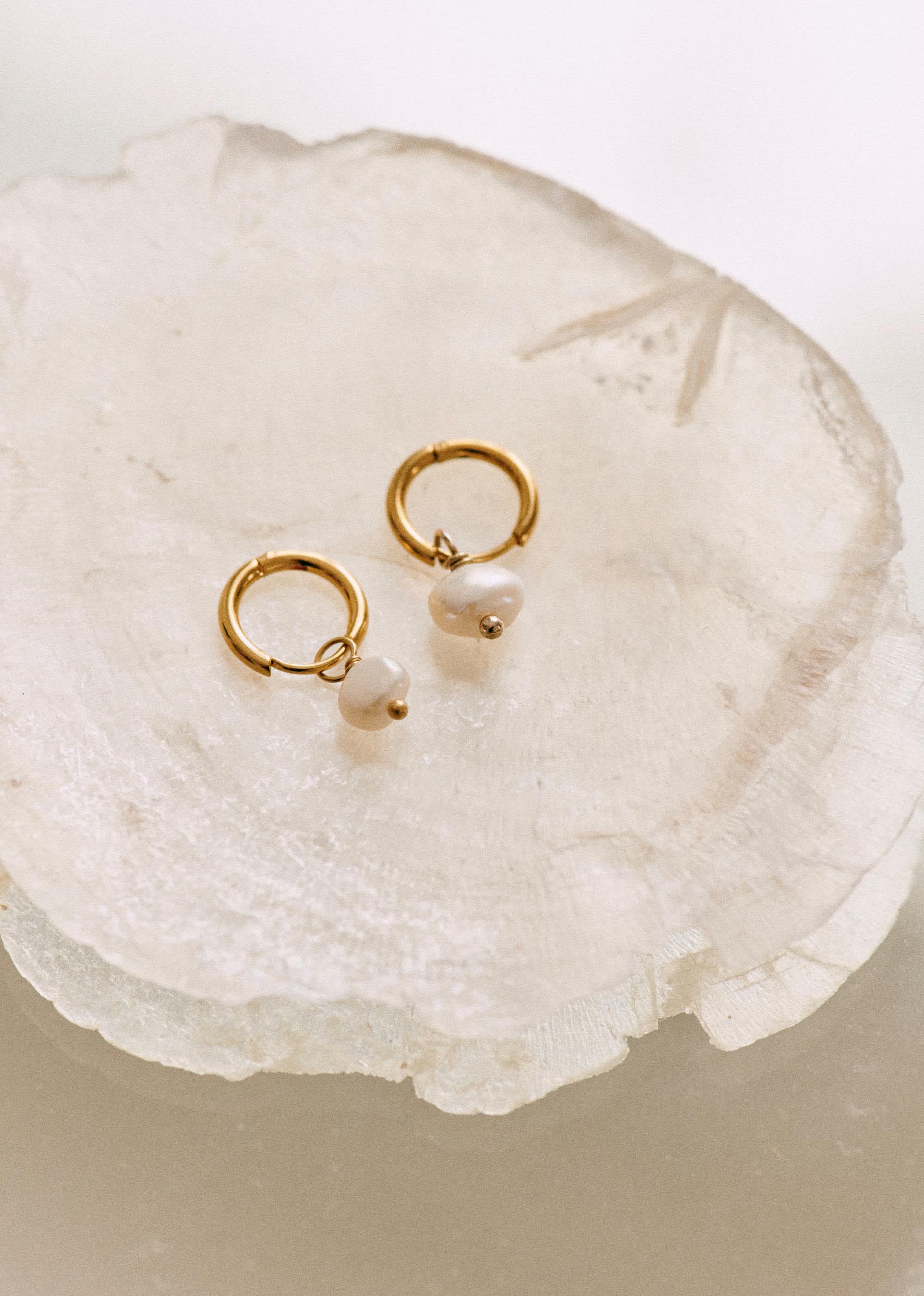 Anneaux Charlotte - Nacre doré - E-SHOP/BIJOUX Boucles d'Oreilles 5905782