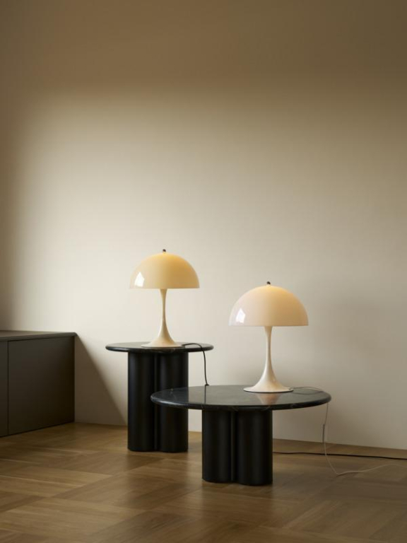 Louis Poulsen Panthella tafellamp V2 Ø32 Opal Beige