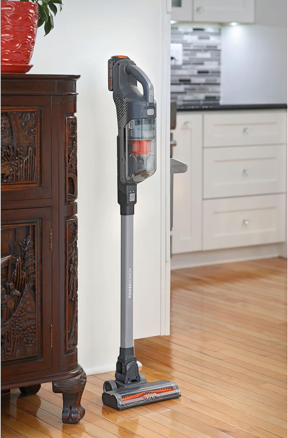 BLACK+DECKER 3-in-1 Akku-Stielsauger Powerseries+ BHFEA18D1 (18V, beutelloser Boden- & Handstaubsauger mit Elektrobürste, 2 Saugstufen, kabellos, inkl. Wandhalterung, Fugendüse, Akku & Ladegerät)