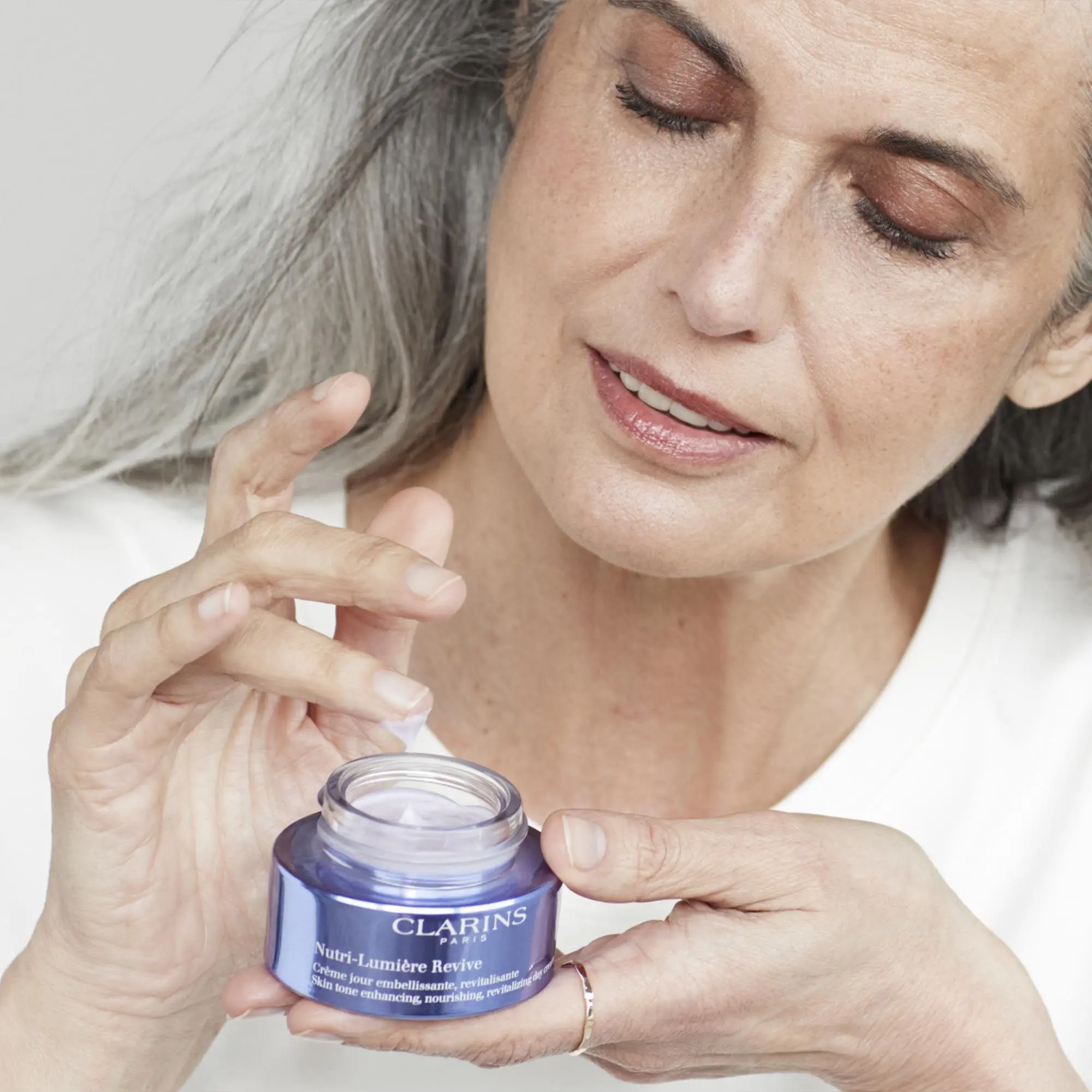 Clarins - Nutri-Lumière - Crème jour embellissante revitalisante Soin anti-âge 60+- Soin de jour