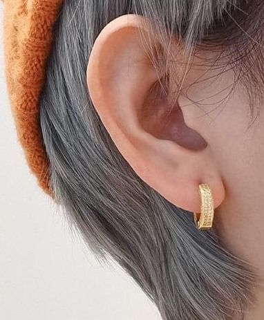 Lilafey - Huggie-oorbel met strass