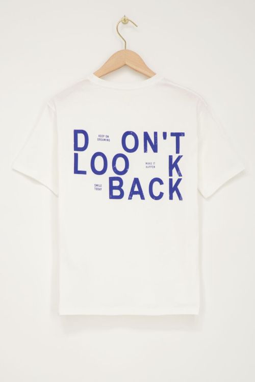 Wit T-shirt don't look back
