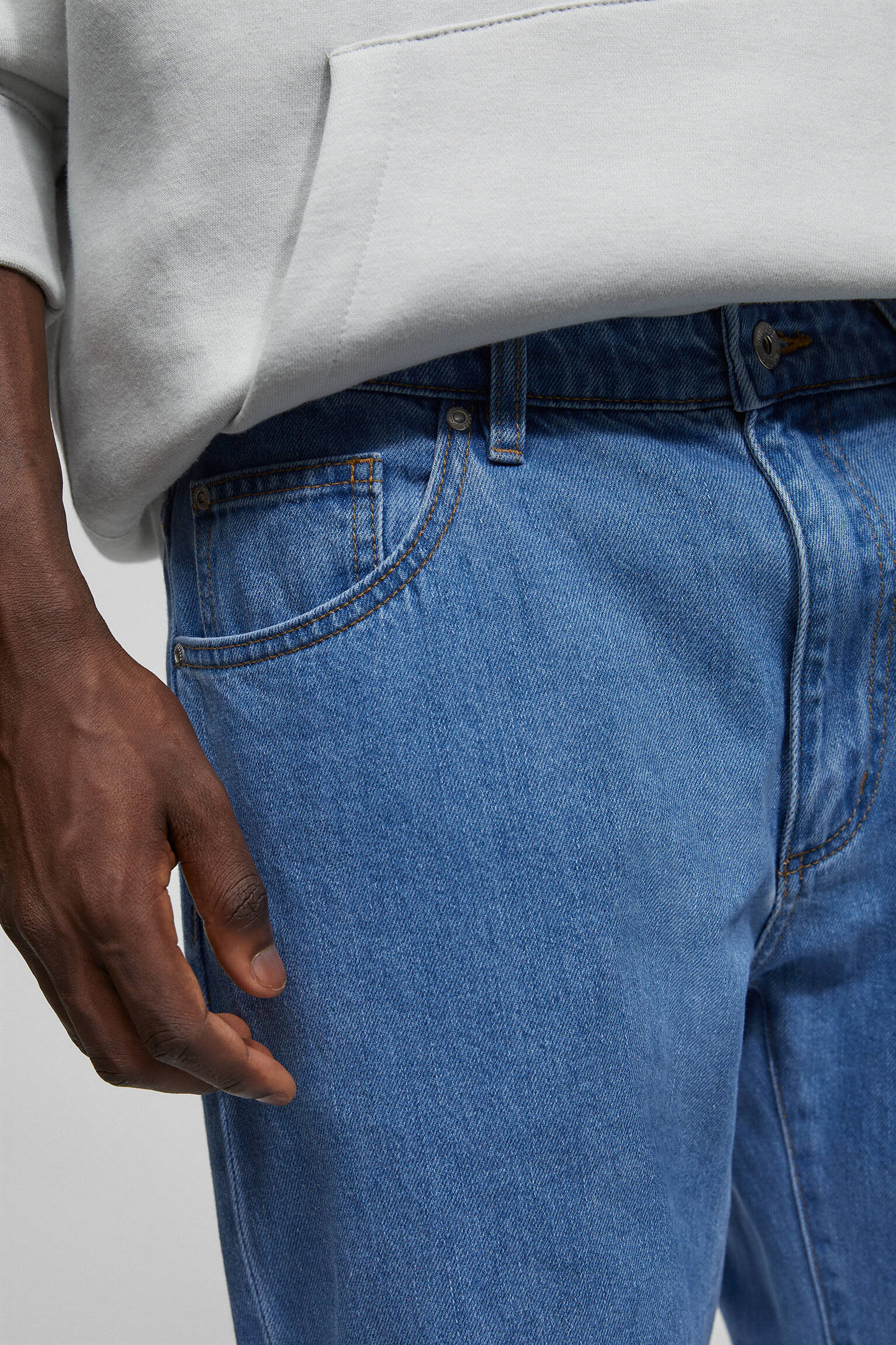 CALÇA JEANS DE CORTE LARGO - ÍNDIGO CLARO