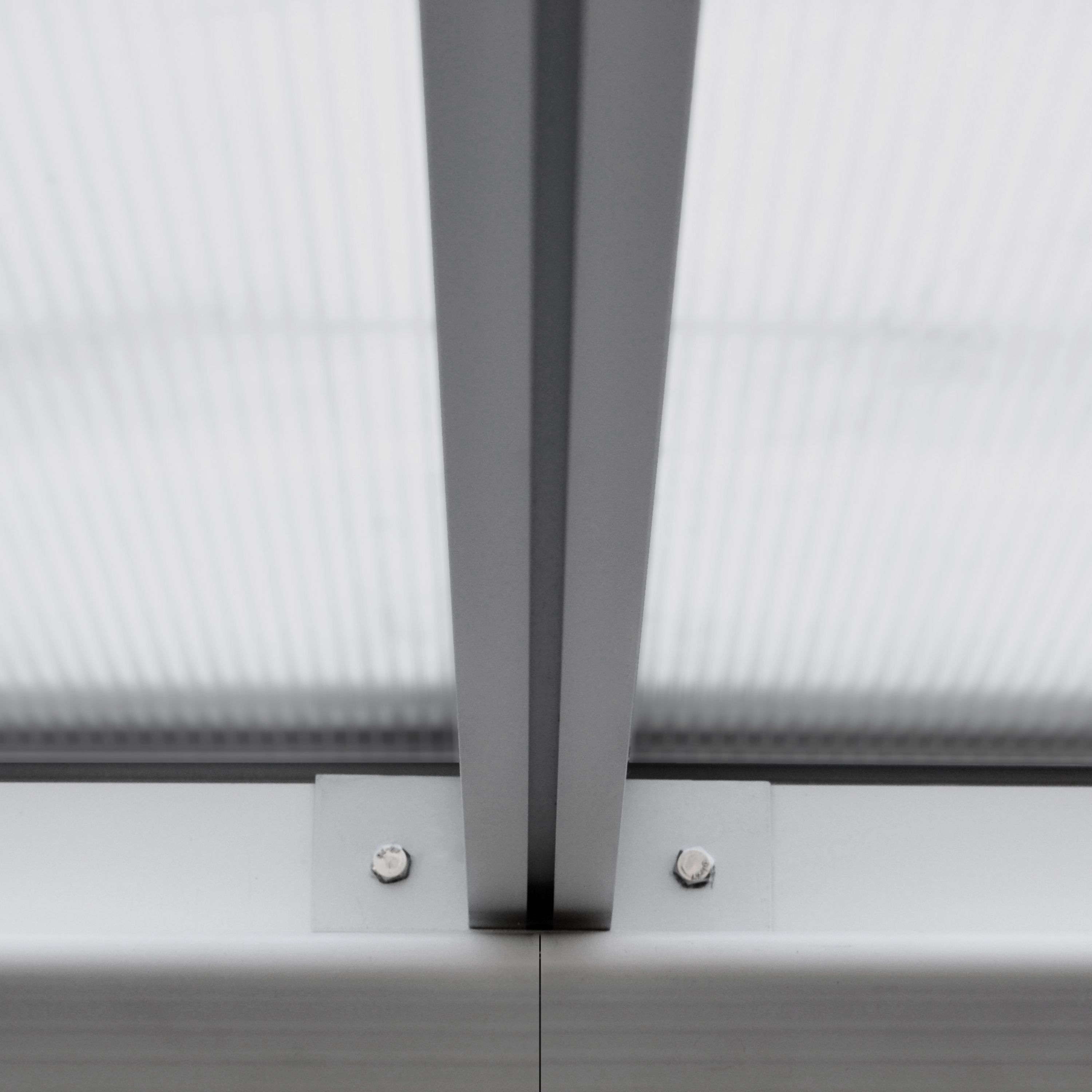Terrassenüberdachung Aluminium 434 cm als Bausatz Sichtschienen und Hohlkammerplatten Weiß