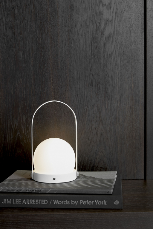 Audo Copenhagen Carrie tafellamp LED oplaadbaar Burned Red