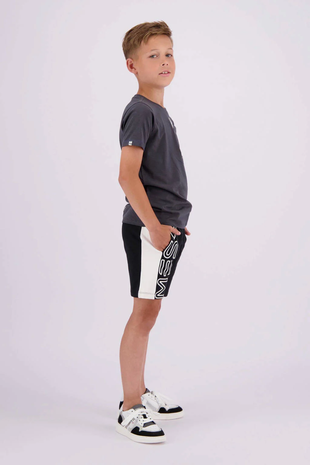 Vingino T-shirt Jefos met tekst donkergrijs
