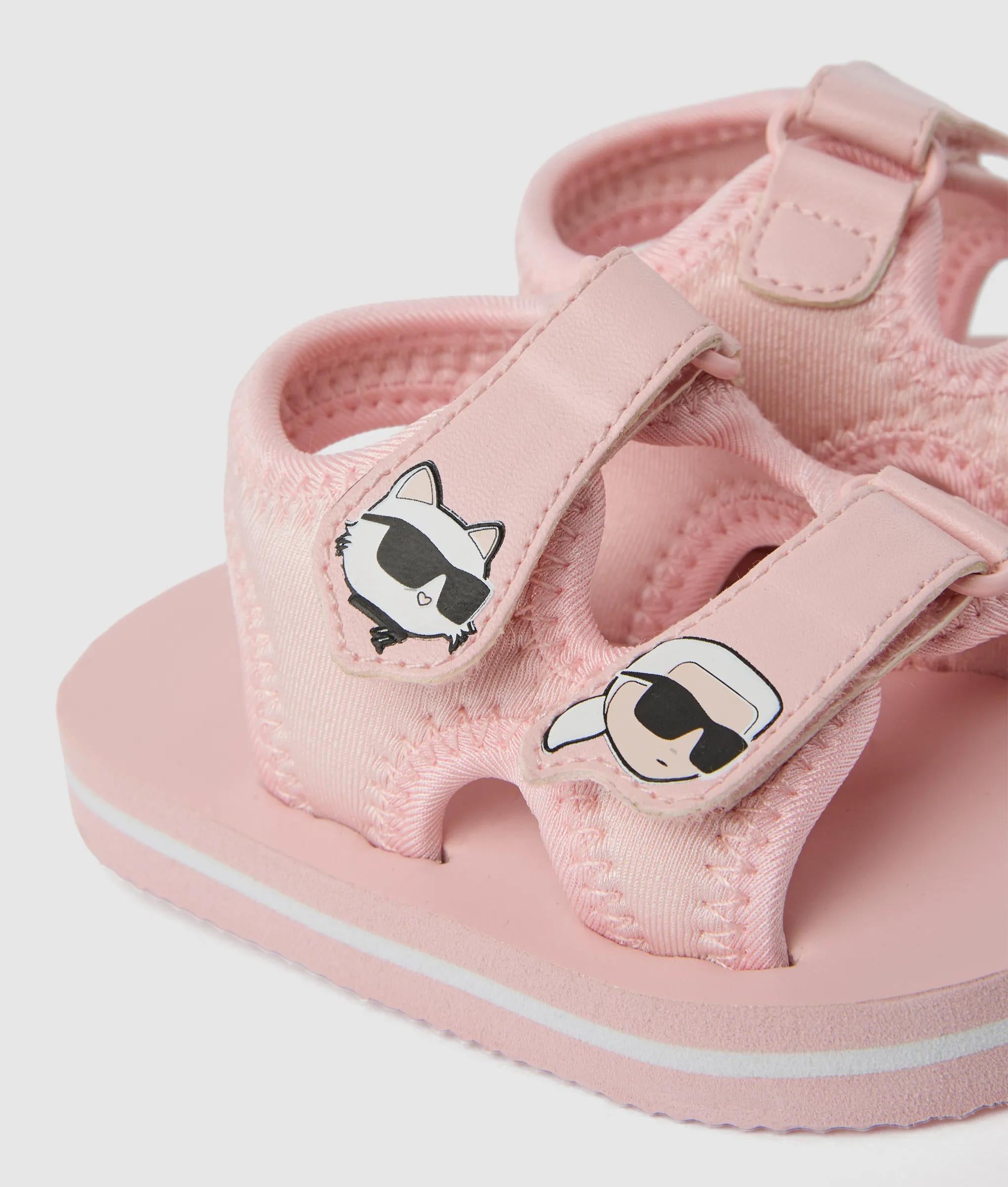 Baby Ikon sandelen