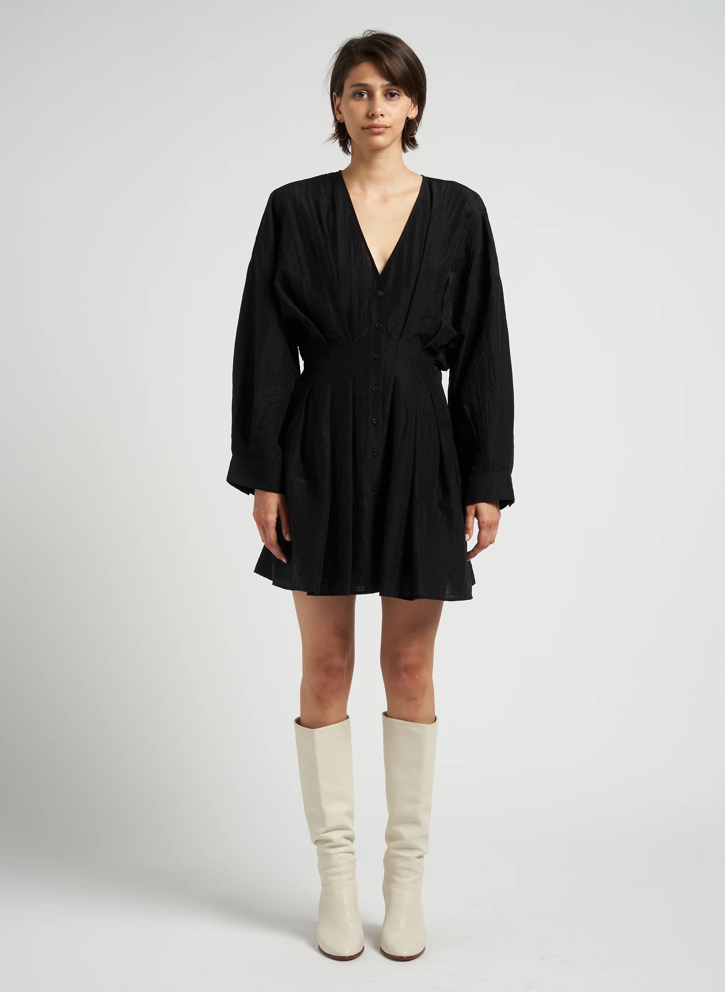 ENGLA - Robe courte ample à col V | Noir