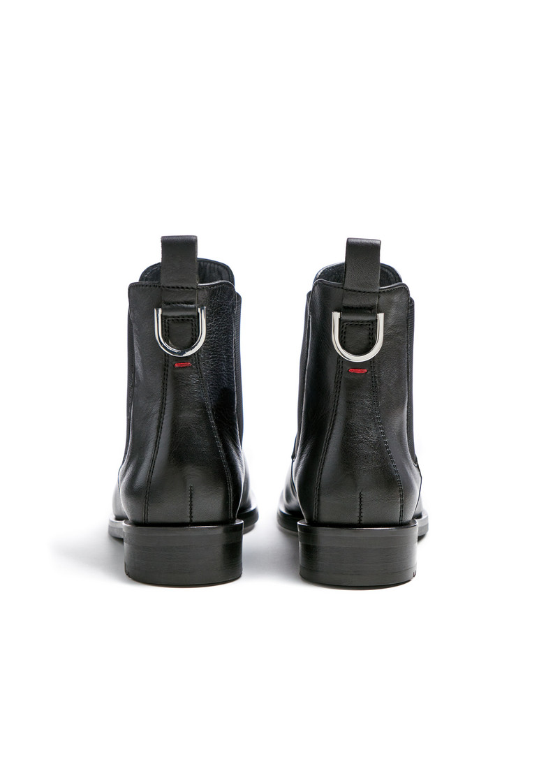 STIEFELETTE Schwarz