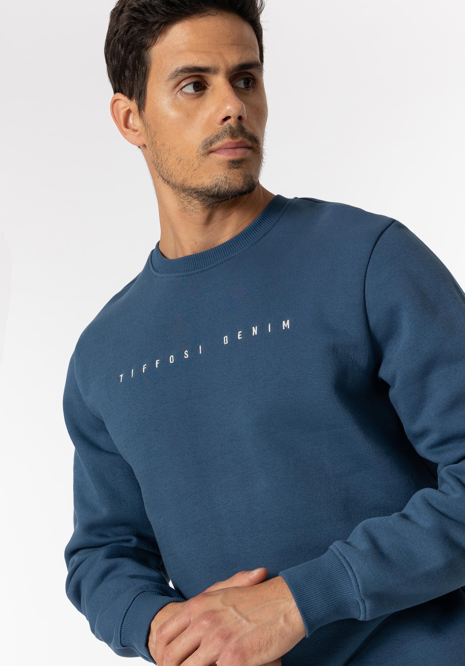 Sweatshirt com Texto Bordado