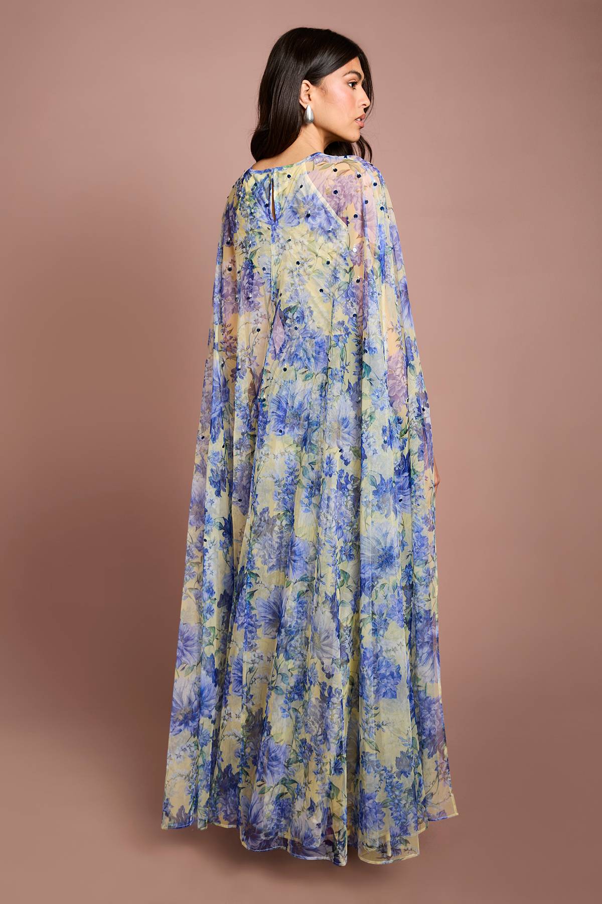 Coast Robe Longue Cape En Mesh Plissé Imprimé Avec Pierres Précieuses